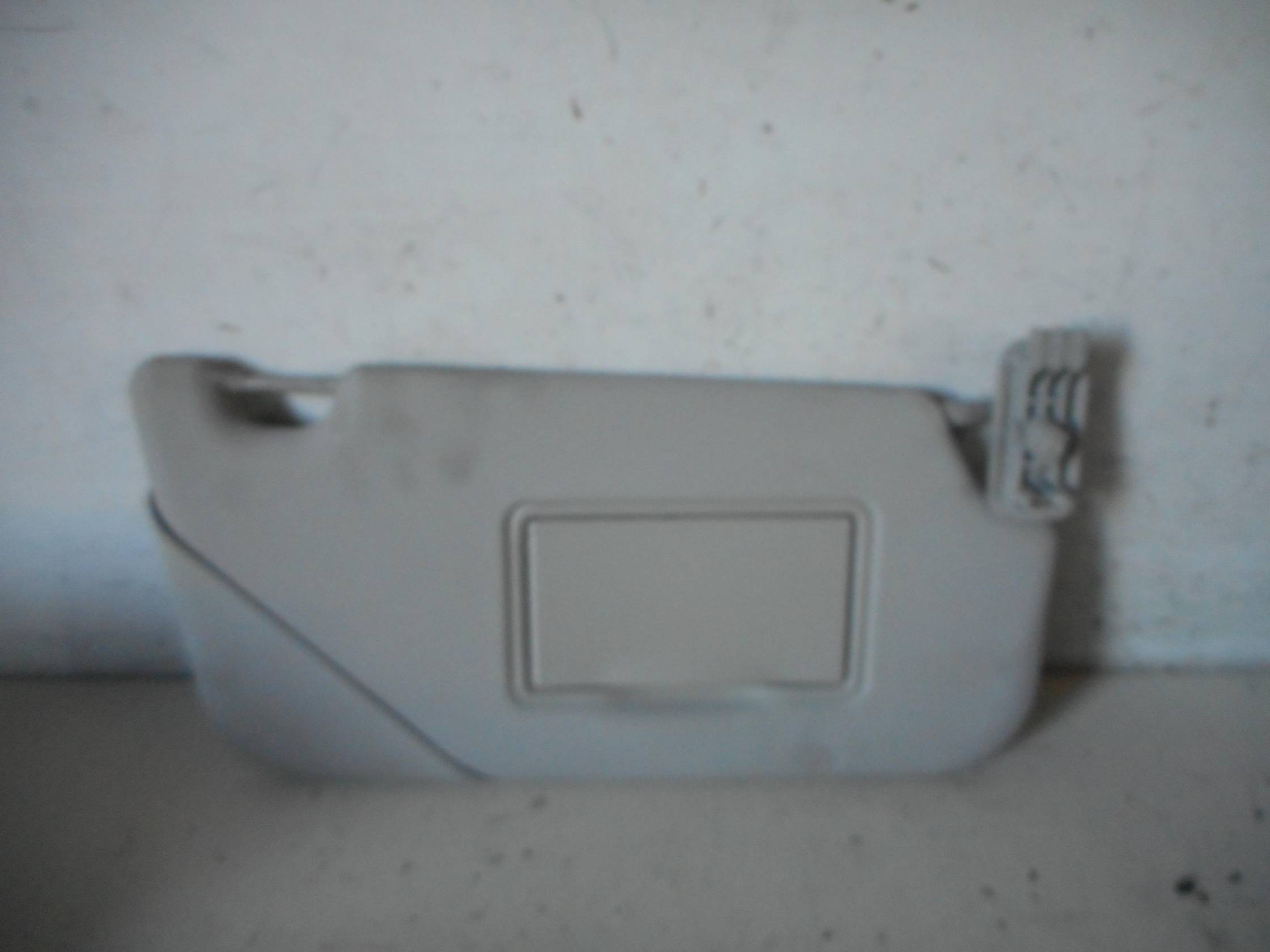 Aletta parasole parabrezza dx.